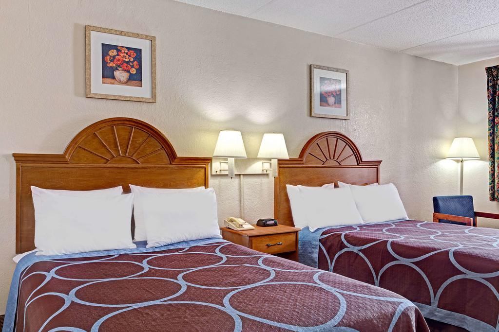 Americana Inn & Suites Tampa Zewnętrze zdjęcie